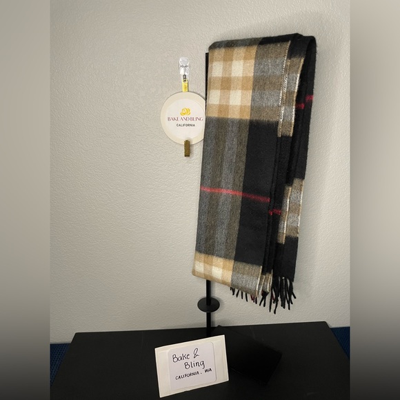 Burberry Accessories - Burberry scarf